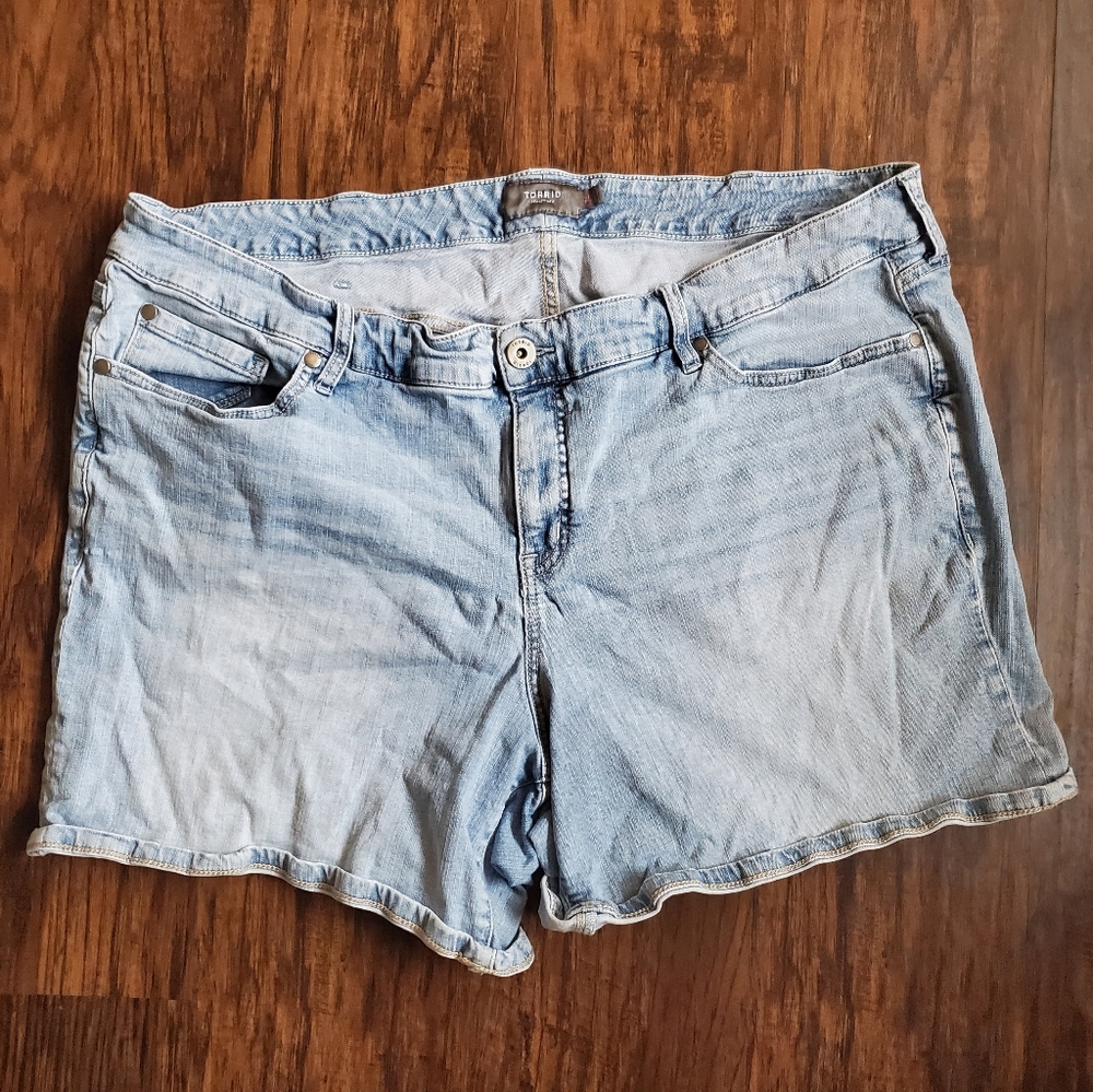 Torrid size 24 denim shorts